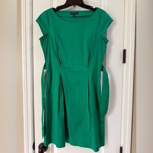 Banana republic size 6 green dress side zipper tie back some stretch